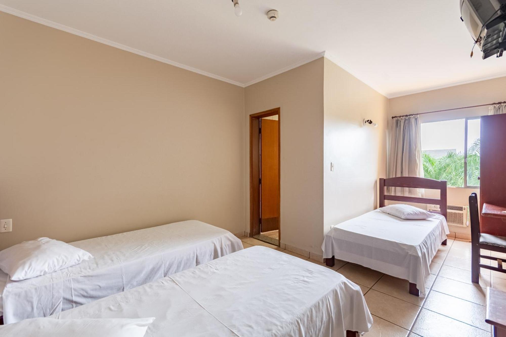 Oyo Hotel Vila Rica, ฮิเบเราเปรโต ภายนอก รูปภาพ