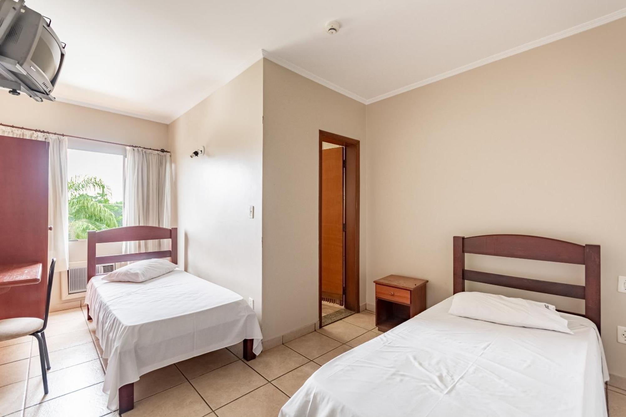Oyo Hotel Vila Rica, ฮิเบเราเปรโต ภายนอก รูปภาพ