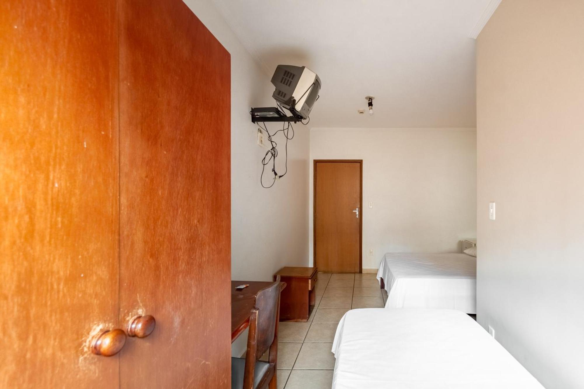 Oyo Hotel Vila Rica, ฮิเบเราเปรโต ภายนอก รูปภาพ